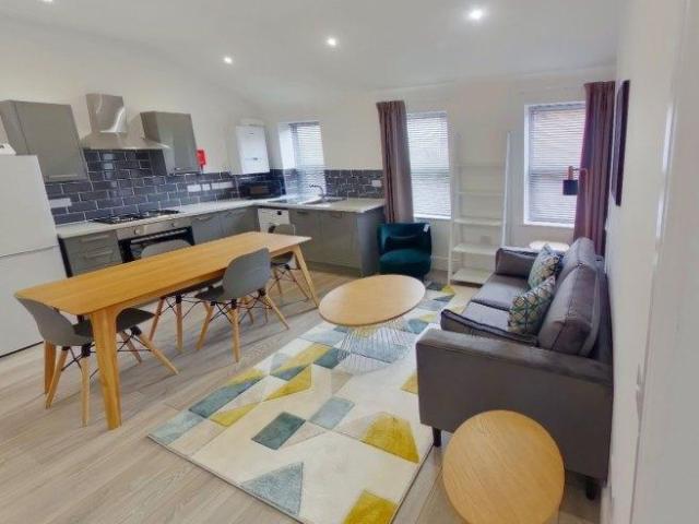 Portland Street 2 bed house share to rent £1,568 pcm £362 pw
