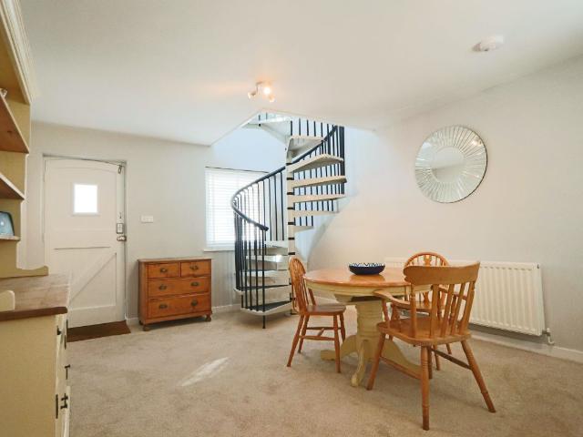 Portland Street, Clifton, Bristol BS8, 1 bed flat to rent, £2,000 pcm | PrimeLocation