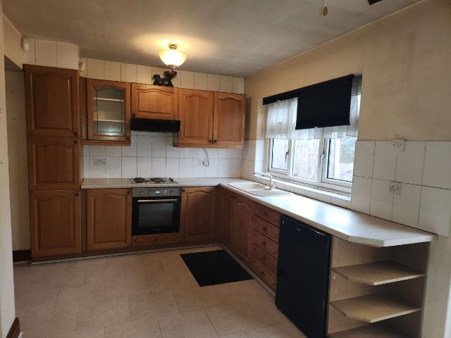 Portman Drive, Woodford Green IG8, 4 bed semi detached house to rent, £2,600 pcm | PrimeLocation