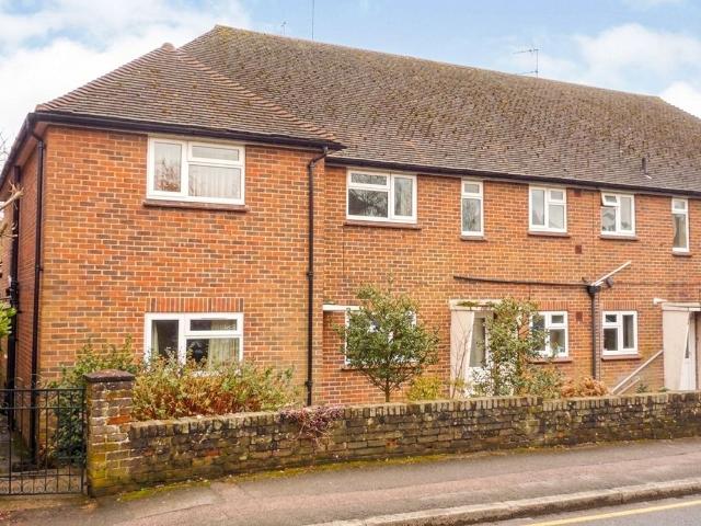Portman Park, Tonbridge TN9, 2 bed maisonette to rent, £1,700 pcm | PrimeLocation