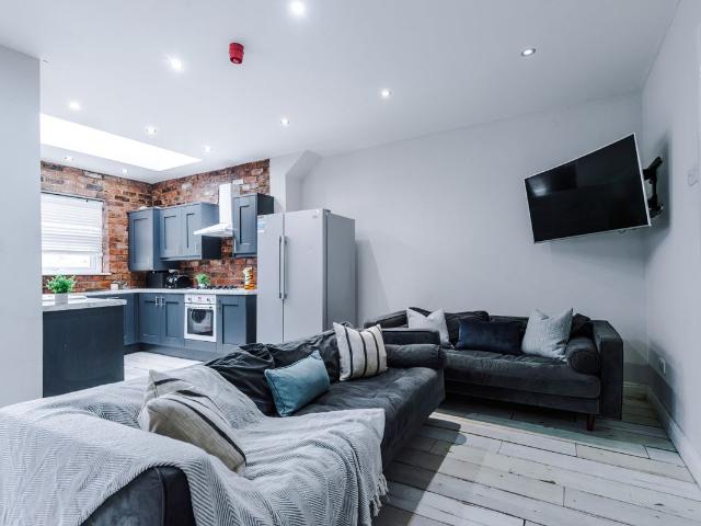 Portman Road, Liverpool L15, 7 bed property to rent, £585 pppm | PrimeLocation