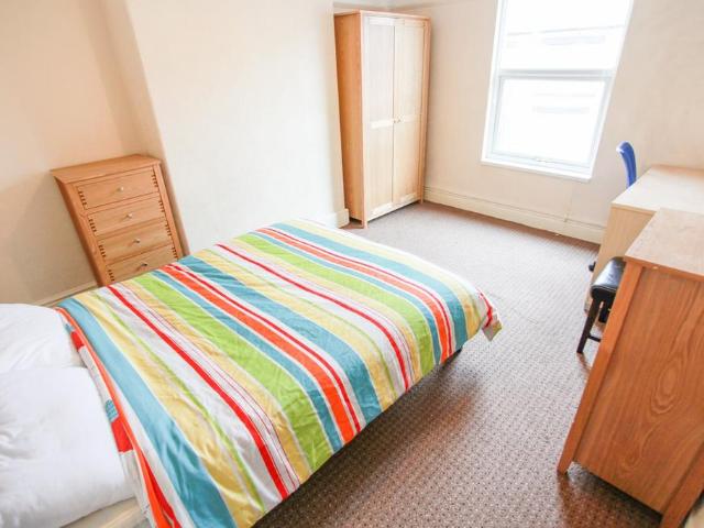 Portman Road, Liverpool, L15 2HH, United Kingdom | 3 bed townhouse for rent #139071675 | Rentberry