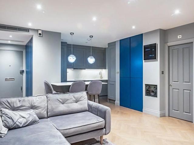Portman Square, Marylebone, London, W1H 2 bed apartment to rent £5,750 pcm £1,327 pw