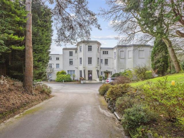 Portnall Drive, Virginia Water 3 bed penthouse to rent £3,500 pcm £808 pw