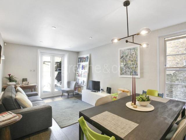 Portnall Road London W9 2 bed flat to rent £2,750 pcm £635 pw
