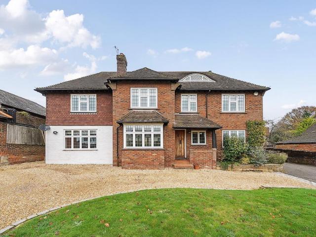Portsmouth Road, Godalming GU8 5 bed house to rent £4,000 pcm £923 pw