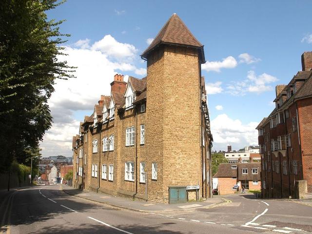 Portsmouth Road, Guildford GU2, Guildford, 1 bed flat to rent, £1,500 pcm | PrimeLocation