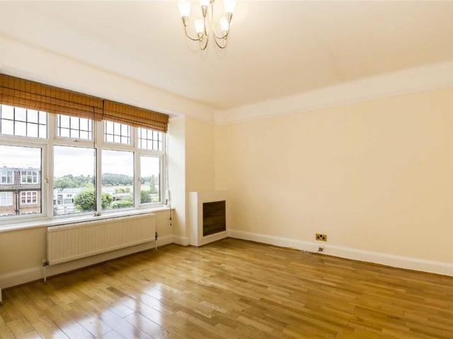 Portsmouth Road, KT6, London