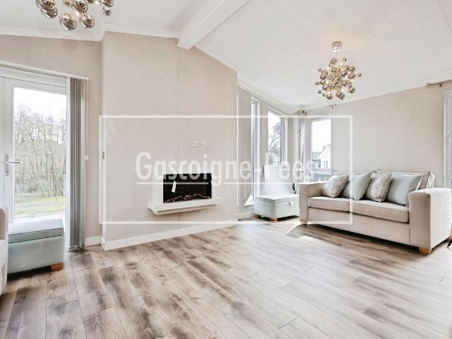 Portsmouth Road Warren Park, Godalming GU8, 2 bed property to rent, £1,850 pcm | PrimeLocation