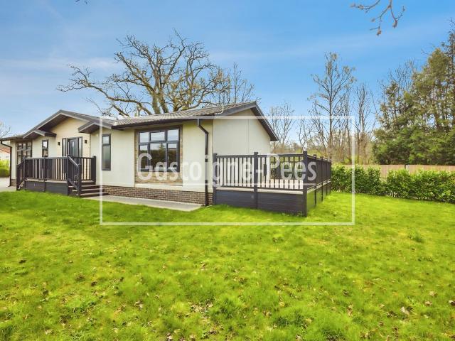 Portsmouth Road Warren Park, Godalming GU8, 2 bed property to rent, £1,900 pcm | PrimeLocation