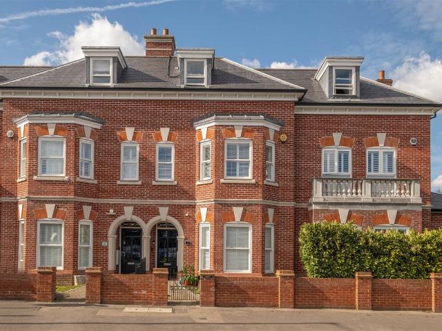 Portsmouth Road, Thames Ditton KT7, 4 bed town house to rent, £4,500 pcm | PrimeLocation