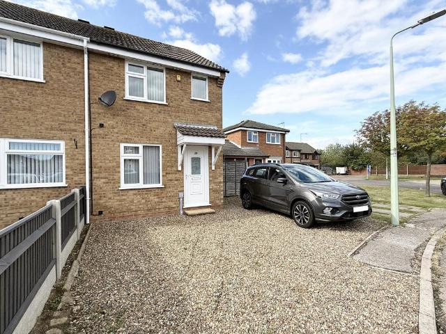 Portsch Close, Carlton Colville. 2 bed house to rent £950 pcm £219 pw