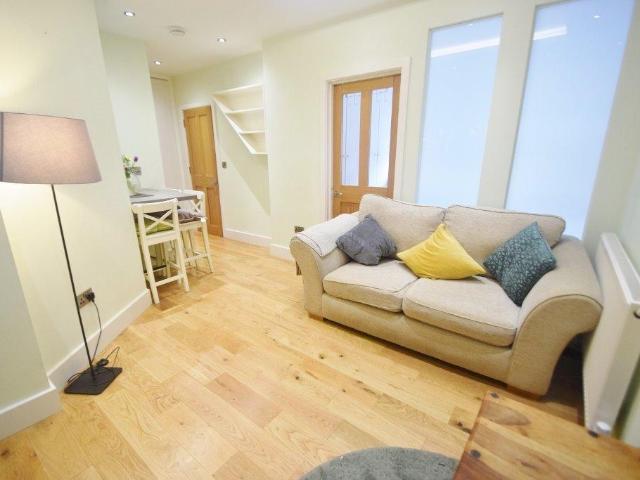 Portsdown Avenue, Temple Fortune 1 bed flat to rent £1,350 pcm £312 pw