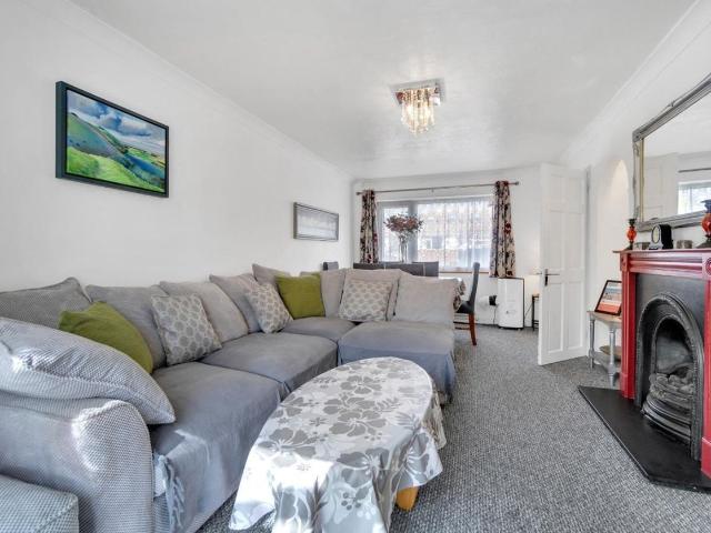 Portslade BN41, 3 bed flat to rent, £3,119 pcm | PrimeLocation