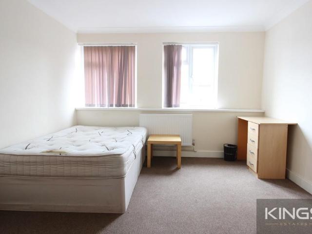 Portswood Road, Southampton 6 bed apartment to rent £2,800 pcm £646 pw