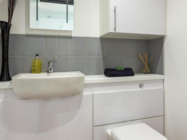 Portswood Road, Southampton SO17 Studio to rent £1,040 pcm £240 pw