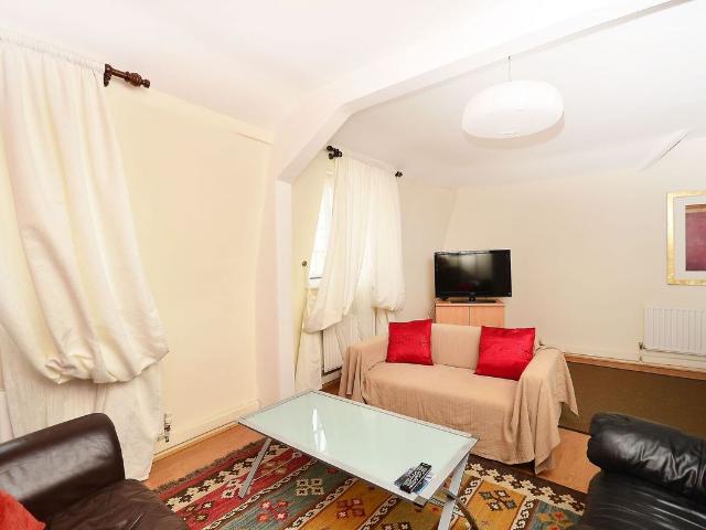 Portpool Lane, Farringdon, London EC1N, 3 bed flat to rent, £3,801 pcm | PrimeLocation