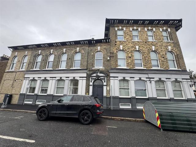 Portway, Stratford E15 1 bed flat to rent £1,700 pcm £392 pw