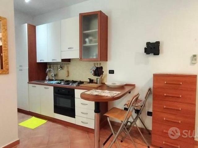 PORTUENSE MONOLOCALE ARREDATO CONDOMiNIO INCLUSO