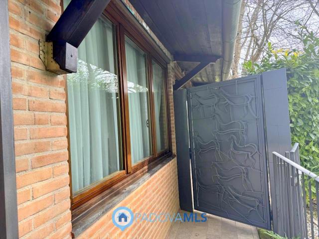 PORZIONE 3 CAMERE IN AFFITTO €.1.450 rif.2131
