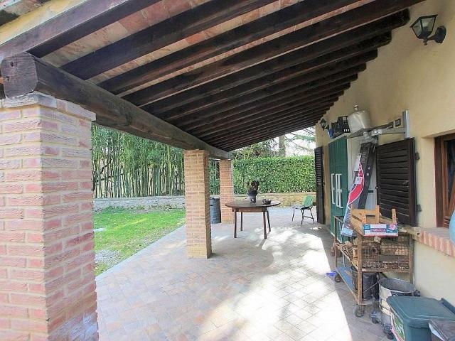 Porzione terratetto di casale con ampio giardino esclusivo i. 132m² Volterra