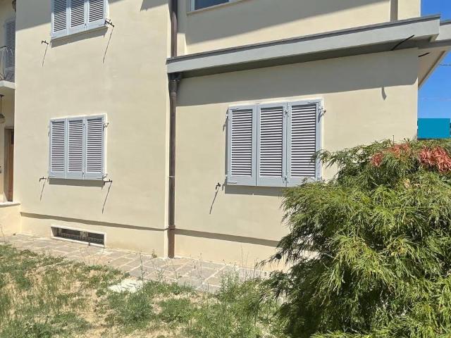 Porzione terratetto di villa bifamiliare in vendita a Pescia 170m² Pescia