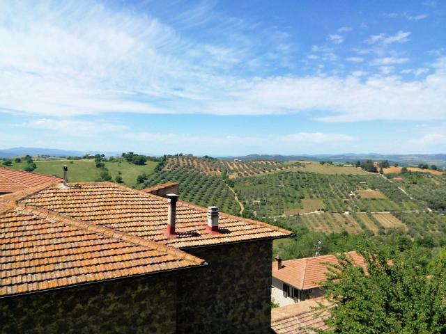Porzione di terratetto con giardino e vista panoramica in ve. 130m² Manciano