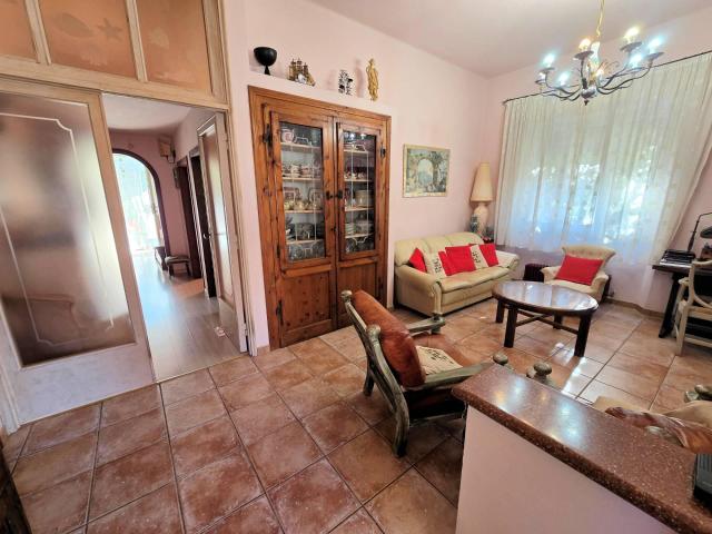 Porzione di villa bifamiliare composta da due appartamenti a. 210m² San Vincenzo