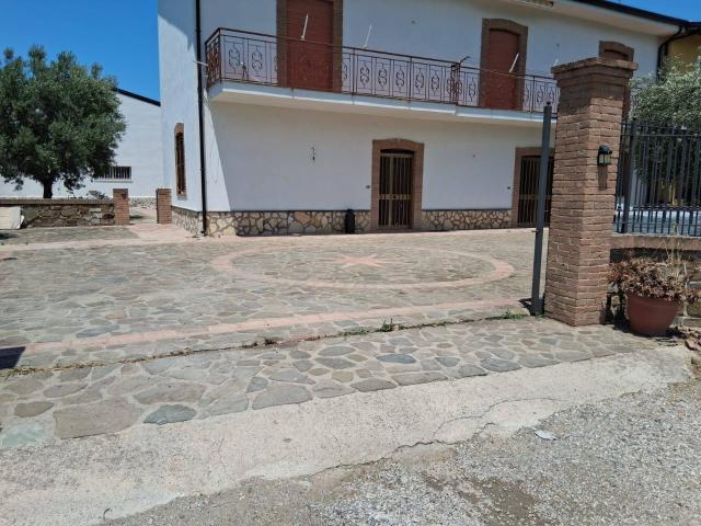 Porzione di villa in vendita a Capaccio Paestum
