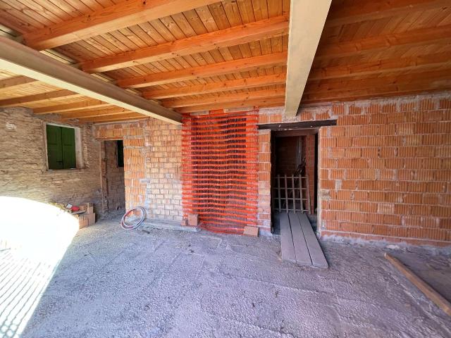 Porzione di villa in vendita a Modena
