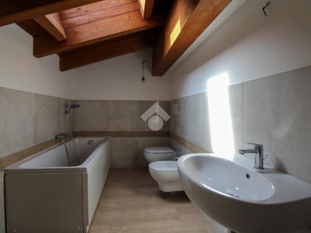Porzione di bifamiliare in affitto