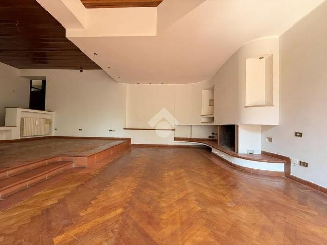 Porzione di bifamiliare in affitto
