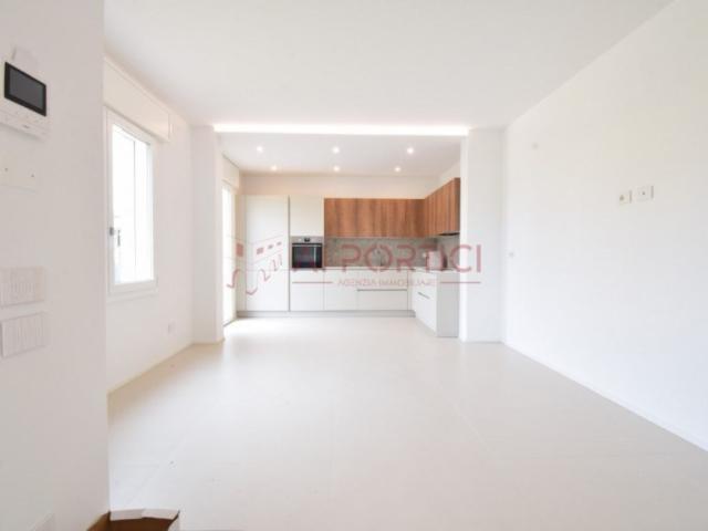 Porzione di Casa in affitto a Brugine via Don e. Oregio, giardino privato, ristrutturato, riscaldamento a pavimento TrovaCasa