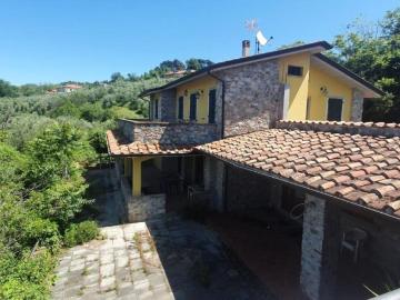 Porzione di Casa in affitto a Fosdinovo, arredato, giardino, terrazzo TrovaCasa