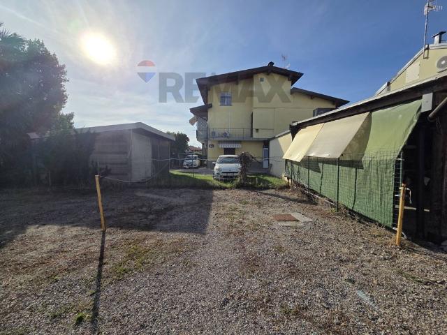 Porzione Di Casa in Cardano al Campo