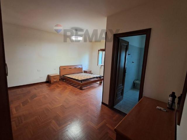 Porzione Di Casa in Roma