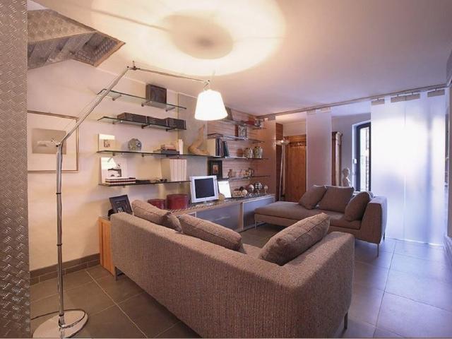 Porzione di casa in vendita a Carate Brianza