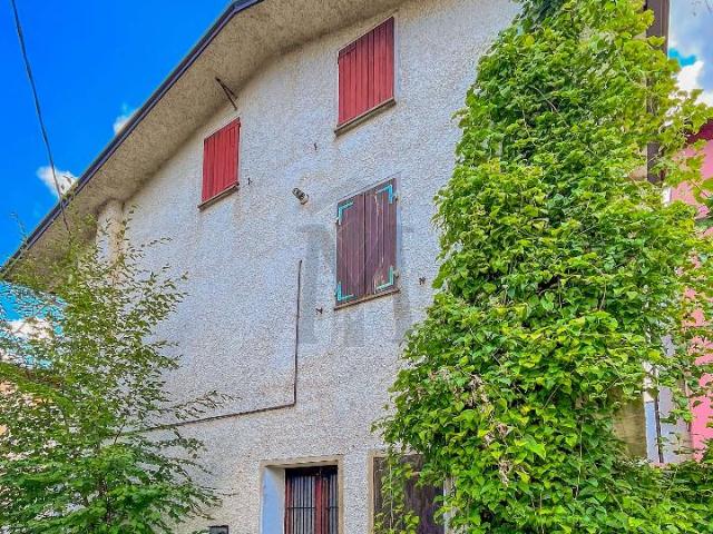 Porzione di casa in vendita a Casina