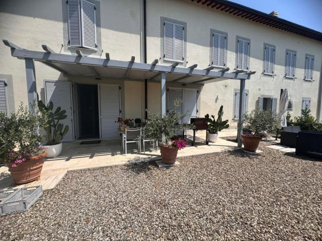 Porzione di casa in vendita a Coroncina Siena, nuovo / in co. 130m² Siena