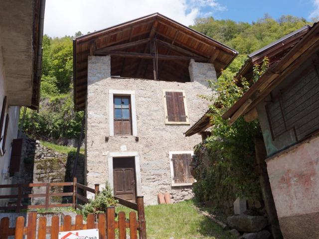 Porzione di casa in vendita a Daone