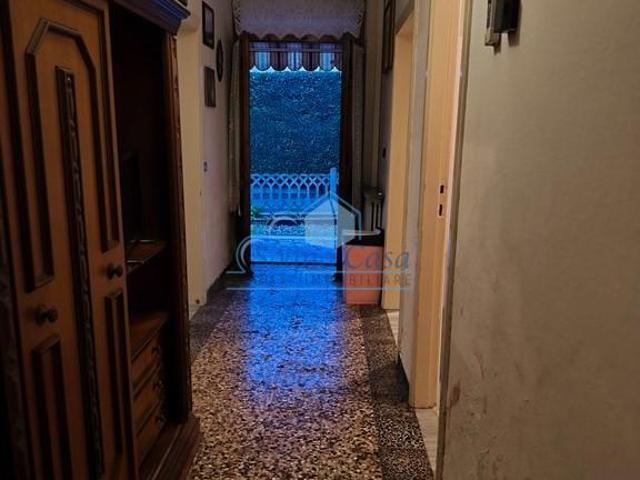 Porzione di casa in vendita a Luni
