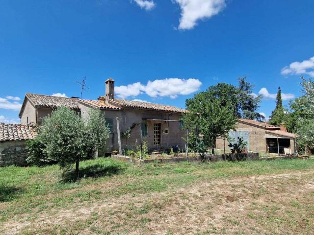 Porzione di casa in vendita a Massa Martana