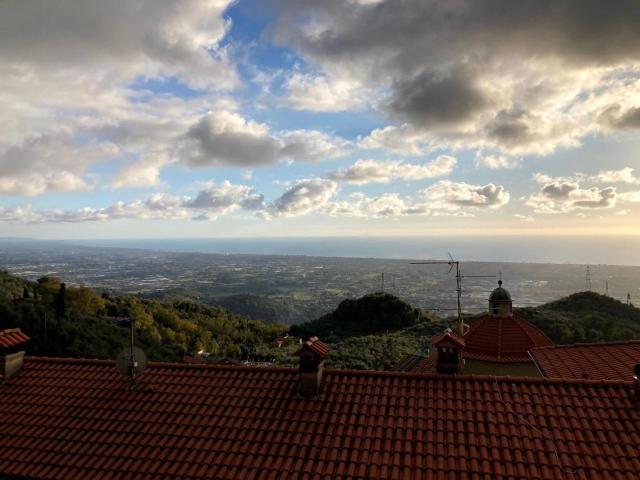 Porzione di casa in vendita a Pietrasanta