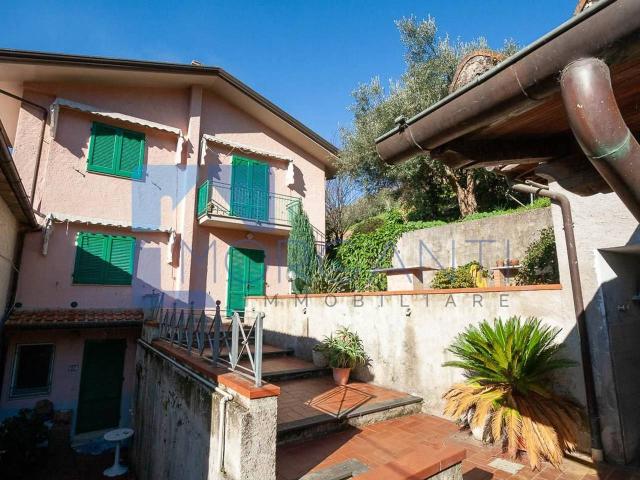 Porzione di casa in vendita a Pietrasanta