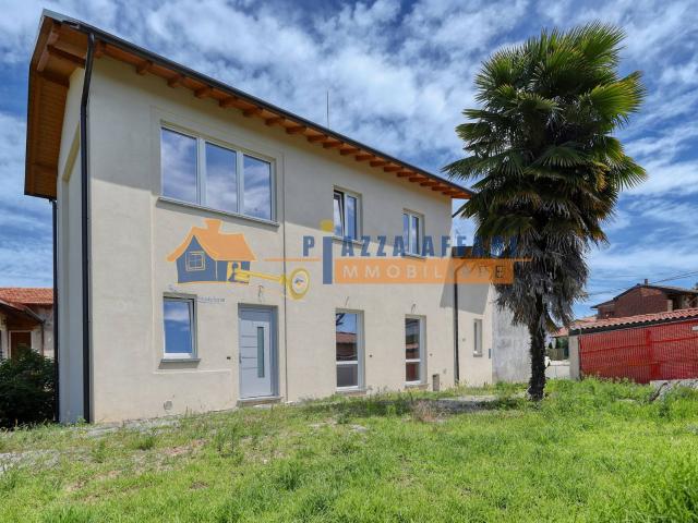 Porzione di Casa Terra / Cielo in vendita a Carnago, Borghetto