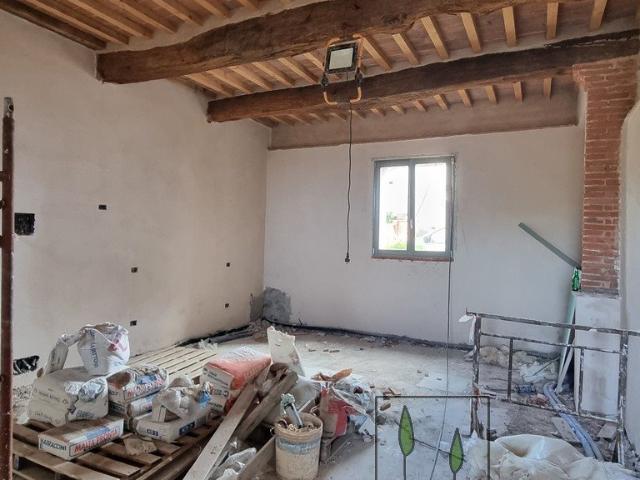 Porzione di casale con giardino in vendita vicino a Soiana. 120m² Soiana
