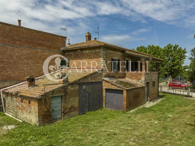 Porzione di casale di circa 170 mq da ristrutturare nella ca. 170m² Montepulciano Stazione
