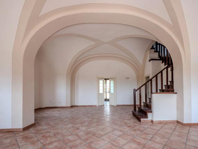 Porzione di Casolare Toscano con Garage