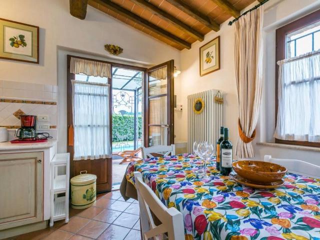 Porzione di fienile in vendita a Poggibonsi 106m² Poggibonsi