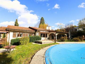 Porrentruy – Wunderschöne, geräumige Villa mit Schwimmbad, Jacuzzi und Selbstversorgerunterkünften